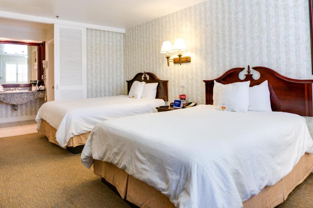 Carousel Inn And Suites Anaheim Exteriér fotografie